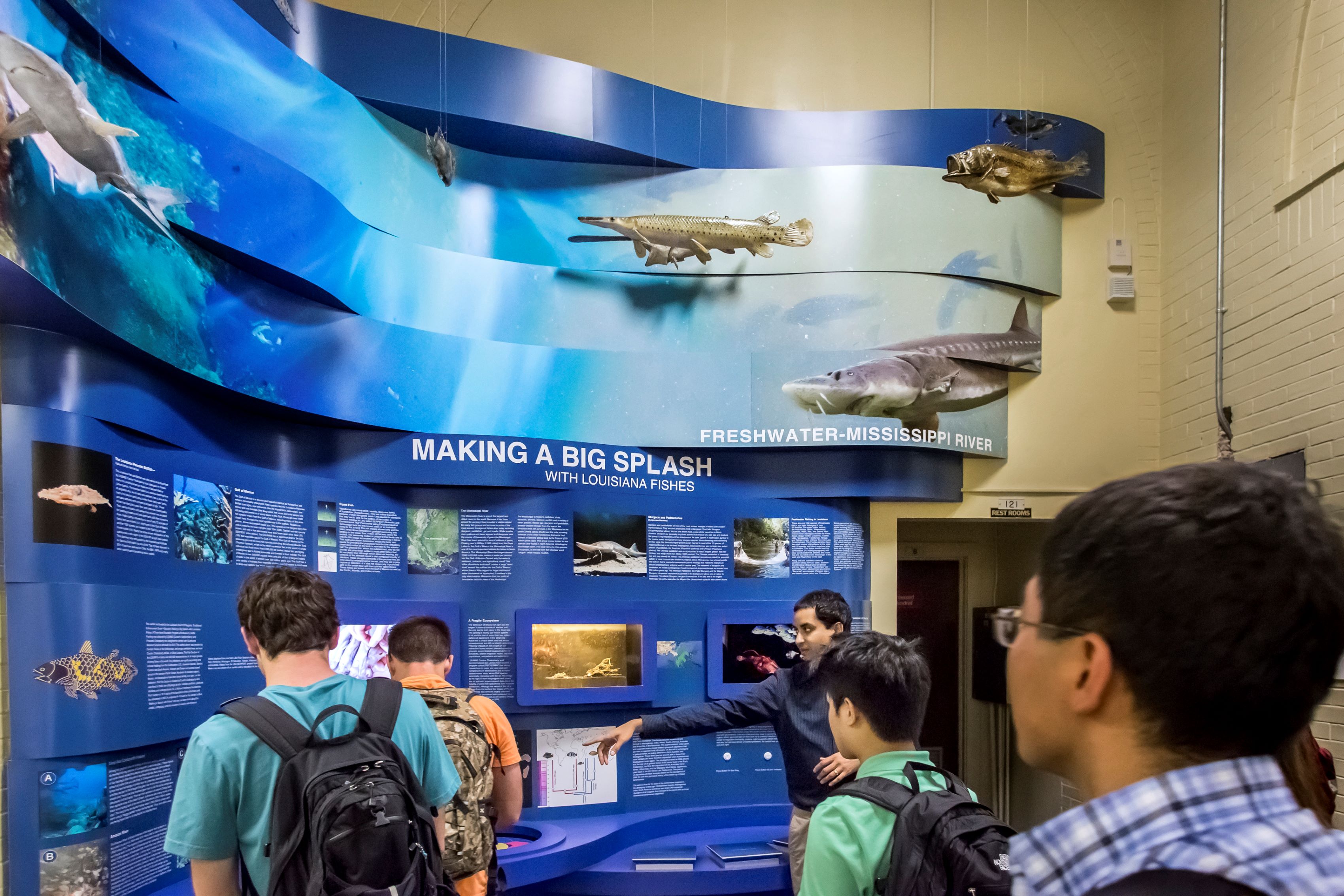 tour fish exhibit